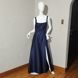 BONED CORSET CLOSED-BACK SATIN GOWN WITH FULL SKIRT AND POCKETS IN MIDNIGHT NAVY